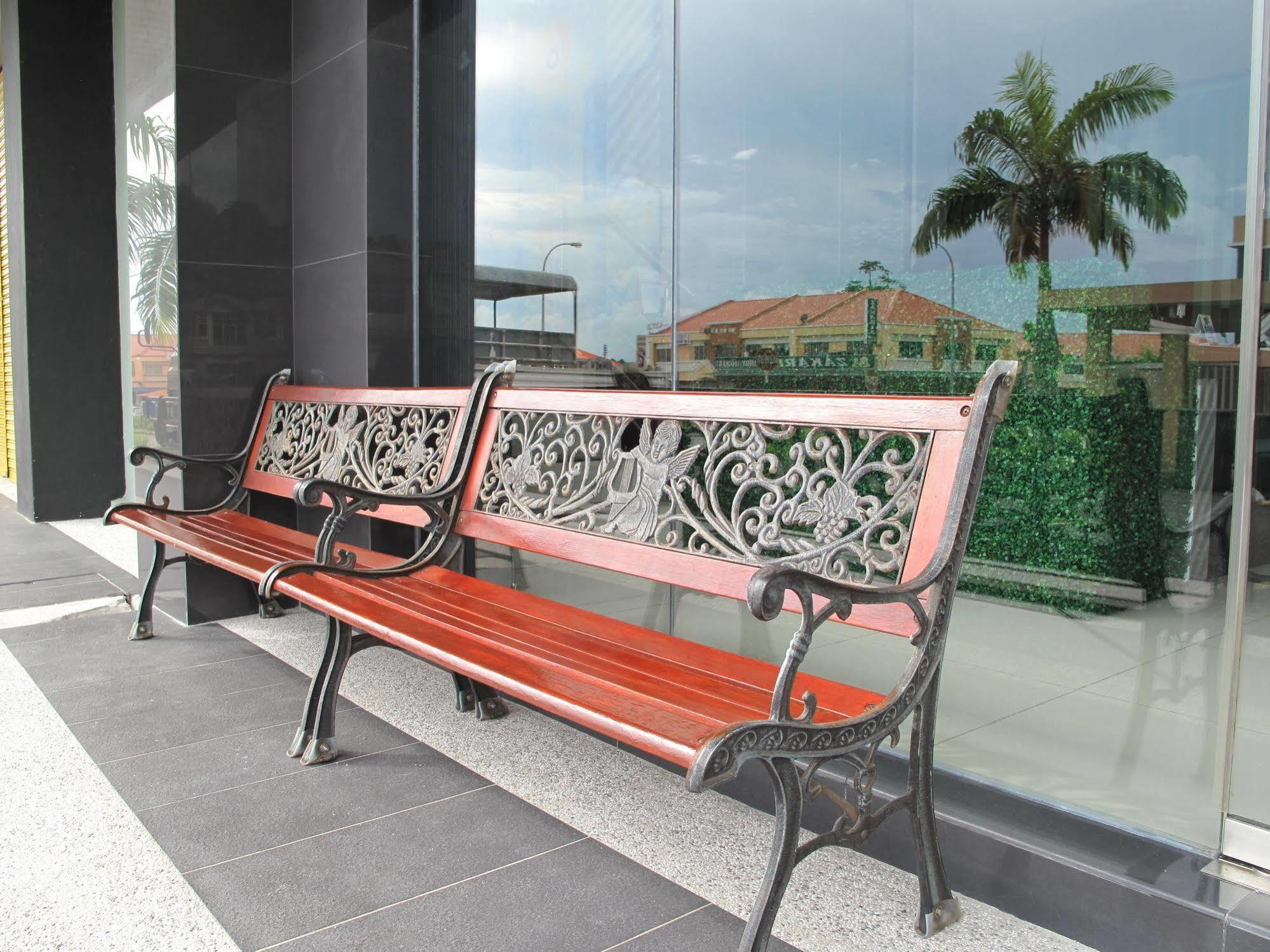 Labuk Hotel Sandakan Extérieur photo