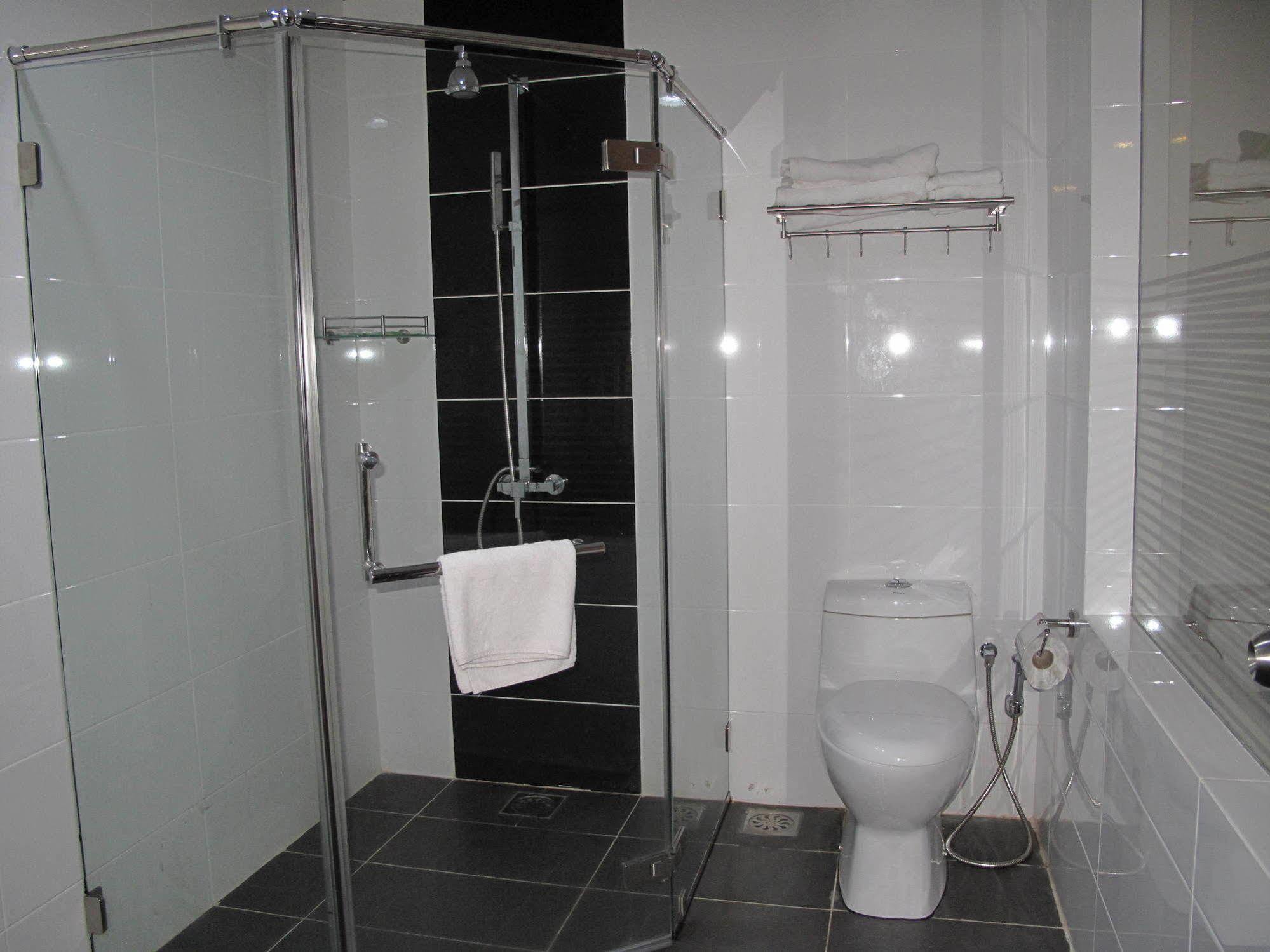 Labuk Hotel Sandakan Extérieur photo