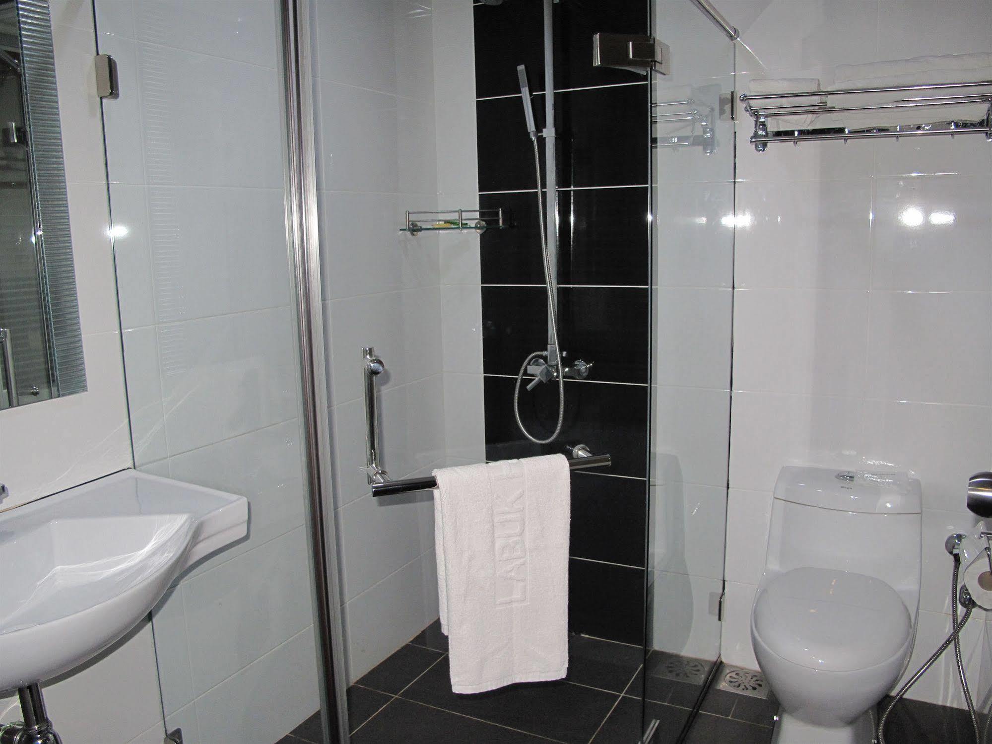 Labuk Hotel Sandakan Extérieur photo