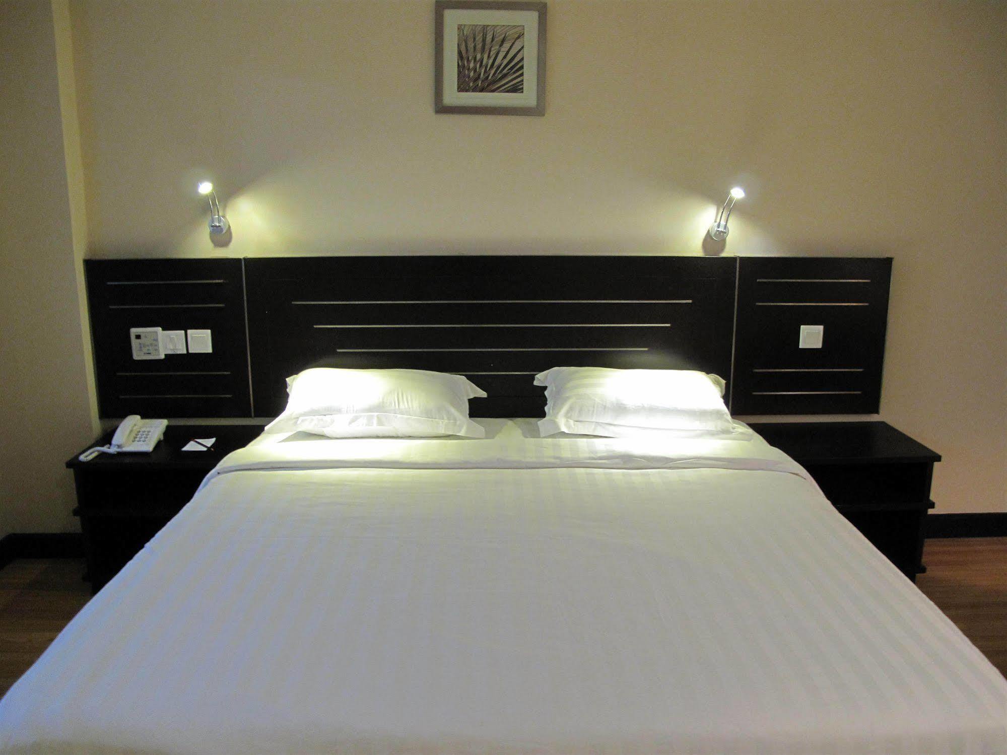 Labuk Hotel Sandakan Extérieur photo